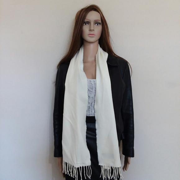 Cashmere White Cream  Scarf Hand Taylored - Picture 5 of 6